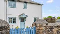 Park up just outside your gate and prepare to make this charming cottage 'home-from-home'.