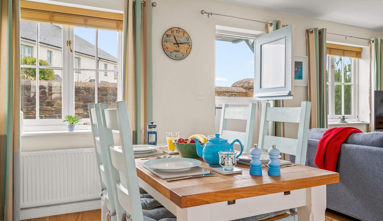 Enjoying any meal at this dining-table is a pleasure. Especially as you can fling the top stable-door open and enjoy the great outdoors from the comfort of the dining-area.