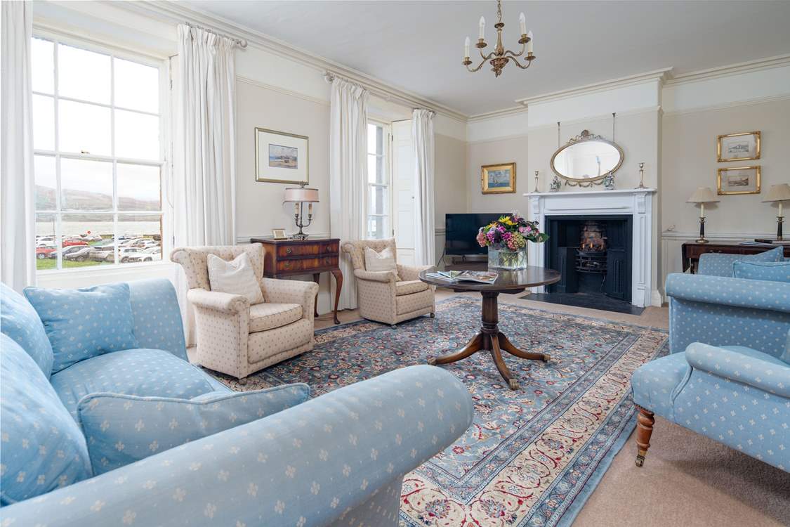 Soak up the views of the Menai Strait and Snowdonia from gorgeous 5 Green Edge in beautiful Beaumaris. Stroll through the pretty town along the seafront and the pier.