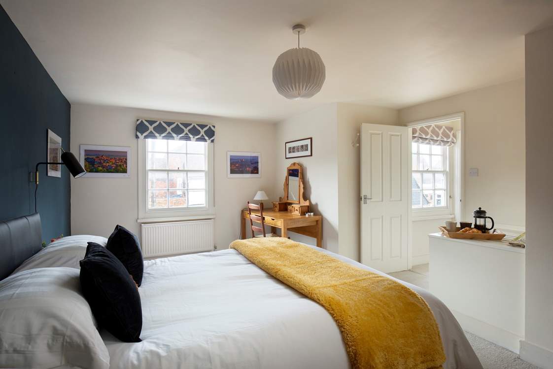 Enjoy snuggly lie-ins in this super comfy king-sized bed.