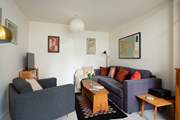 After dinner, relax on the sofa with a book in hand or watch your favourite movie on the Smart TV.