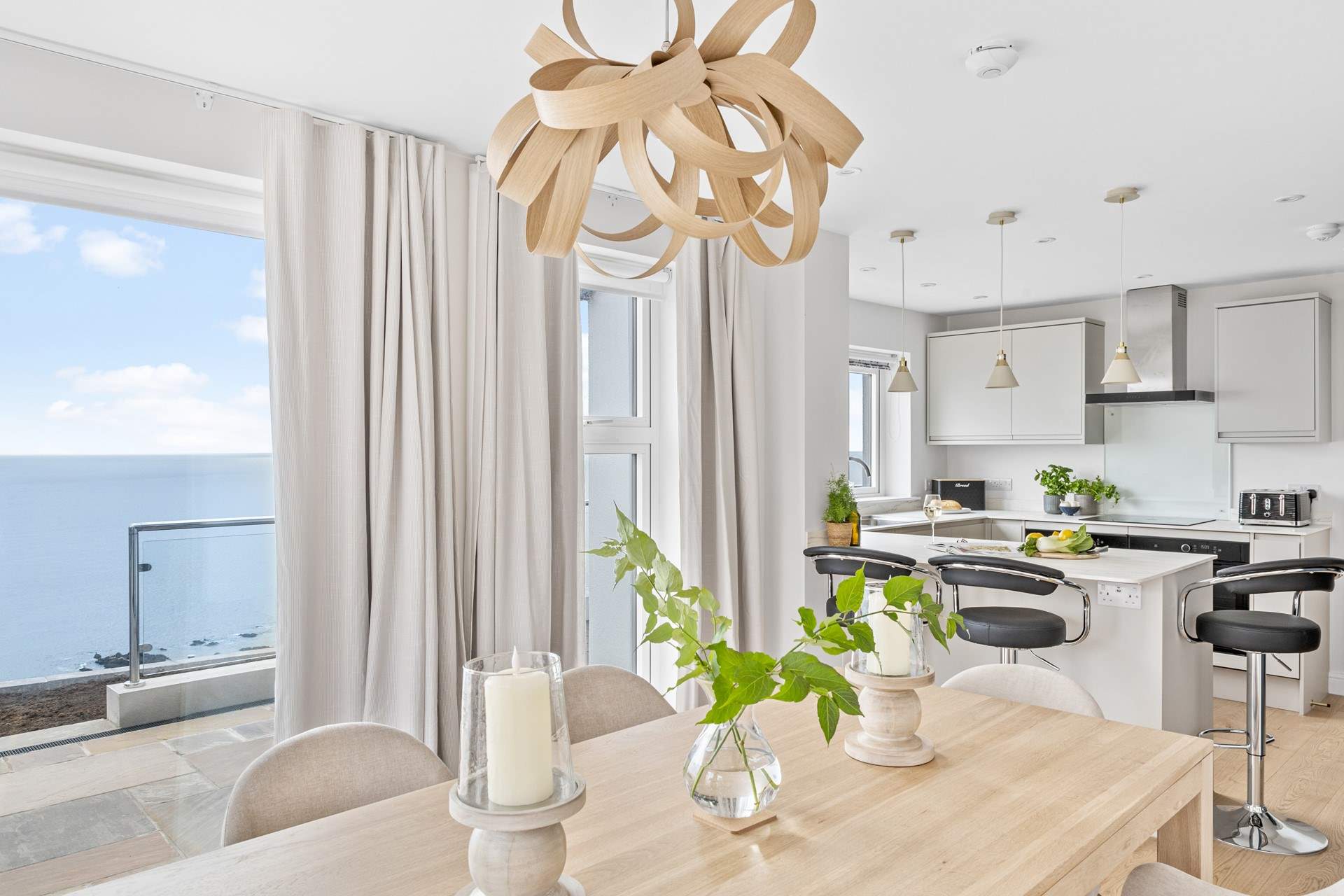 Dine in style with those wonderful views as a backdrop.