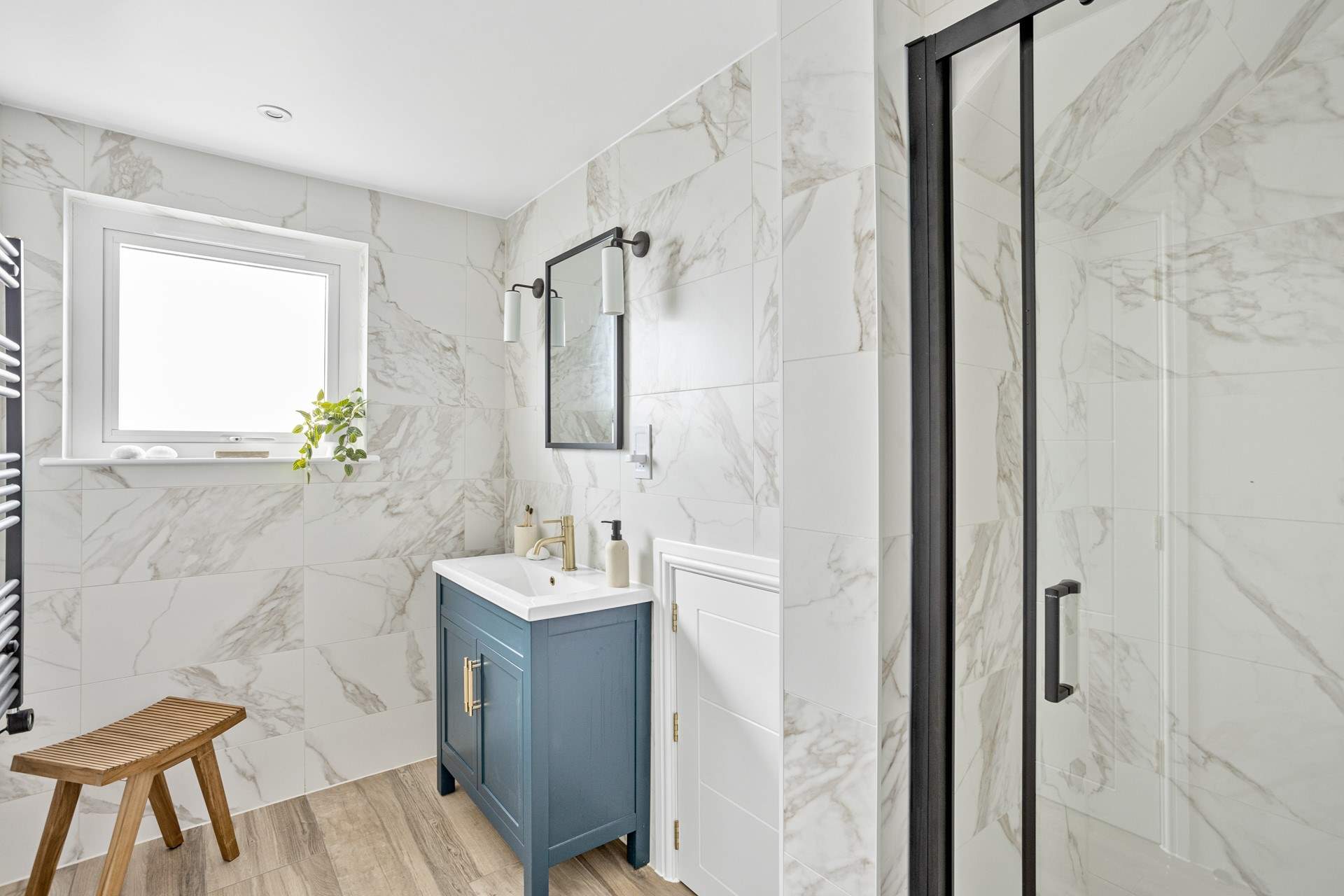 Bedroom 2 also has a gorgeous en suite shower-room.