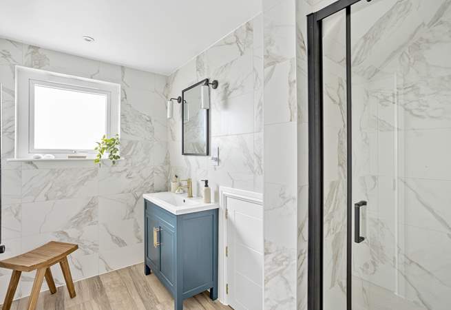 Bedroom 2 also has a gorgeous en suite shower-room.