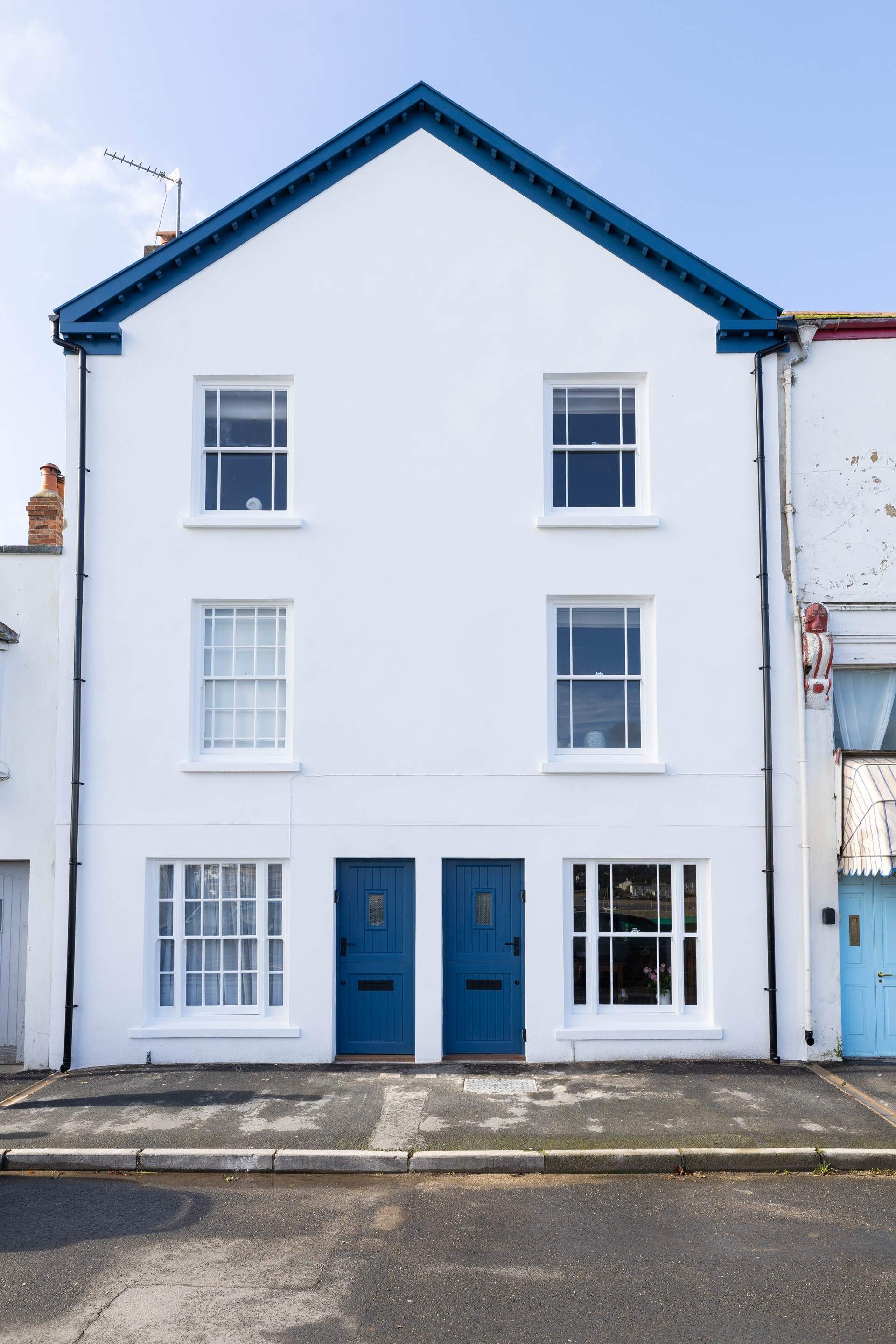 Sitting proudly on the quay in the heart of Appledore you have discovered a rather special spot.
