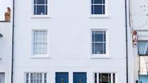 Sitting proudly on the quay in the heart of Appledore you have discovered a rather special spot.