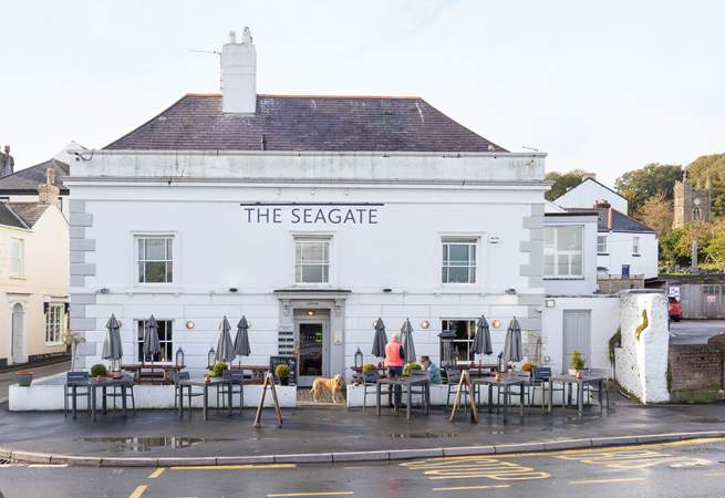 When you have so many pubs on your doorstep you will be spoilt for choice when it comes to pub lunch options.