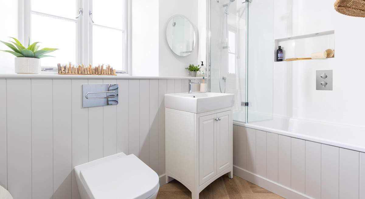 A family bathroom of dreams.