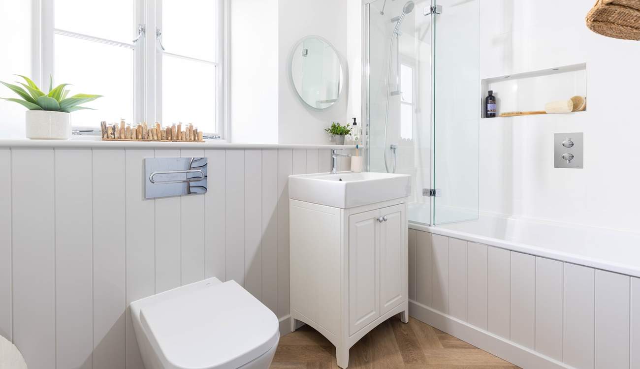 A family bathroom of dreams.