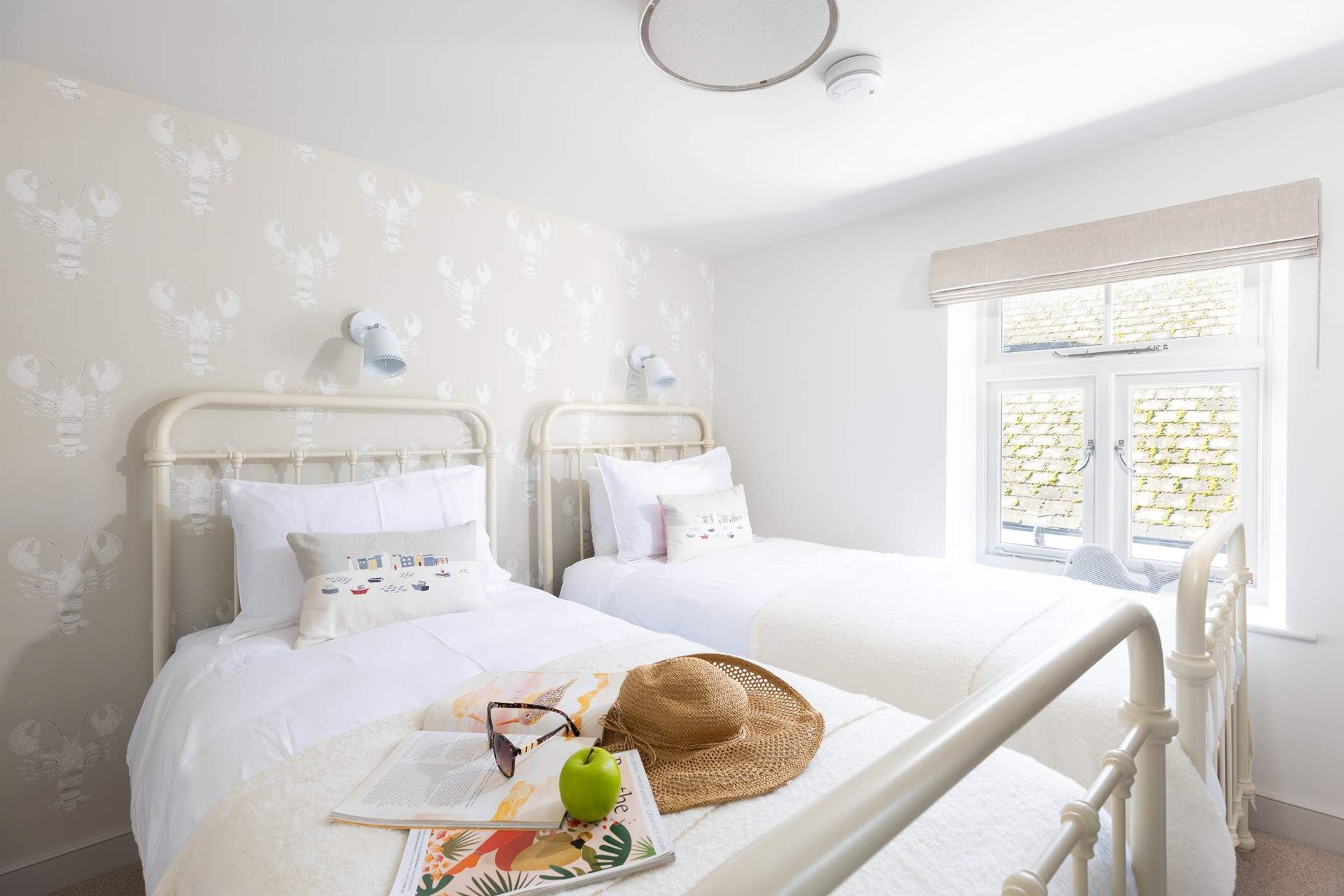 Yet another feature wall that complements the area.