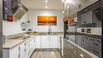 The fully equipped kitchen has everything to hand to cook up a culinary feast!