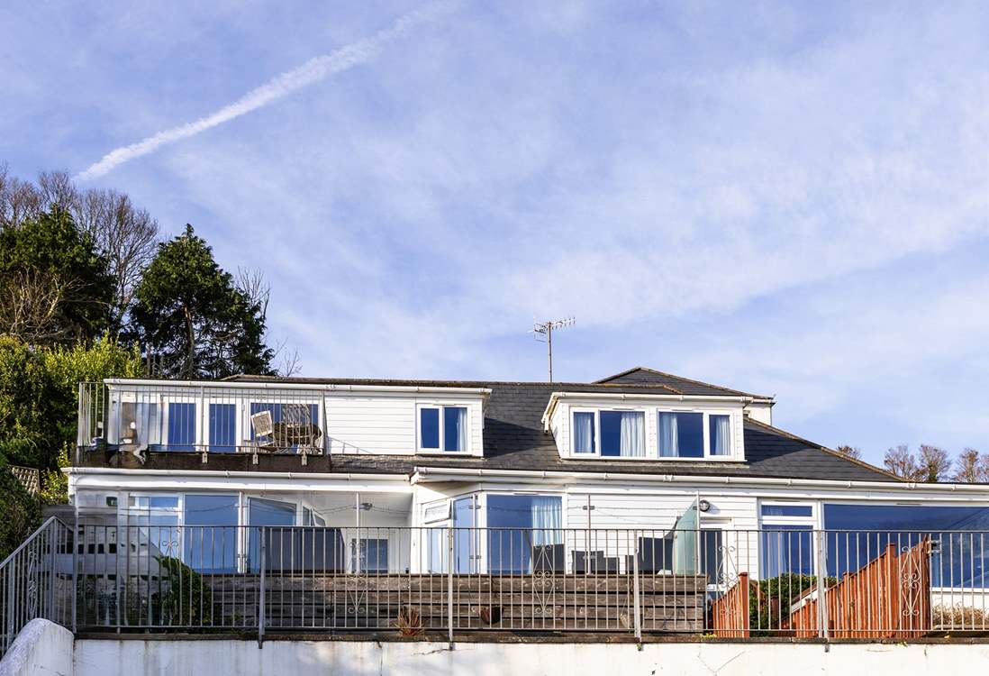 Penhallow is one of five apartments at Plaidy Beach apartments. Sitting at the back of the property it enjoys privacy away from the other guests.