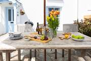The best holiday pastime is surely al fresco dining!