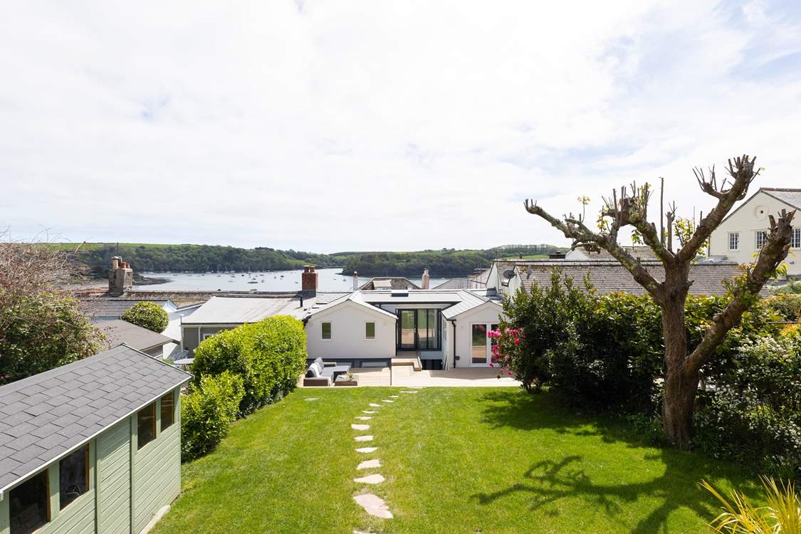 Watch the sailing boats from the garden. The summer-house in the garden is not for guests' use.