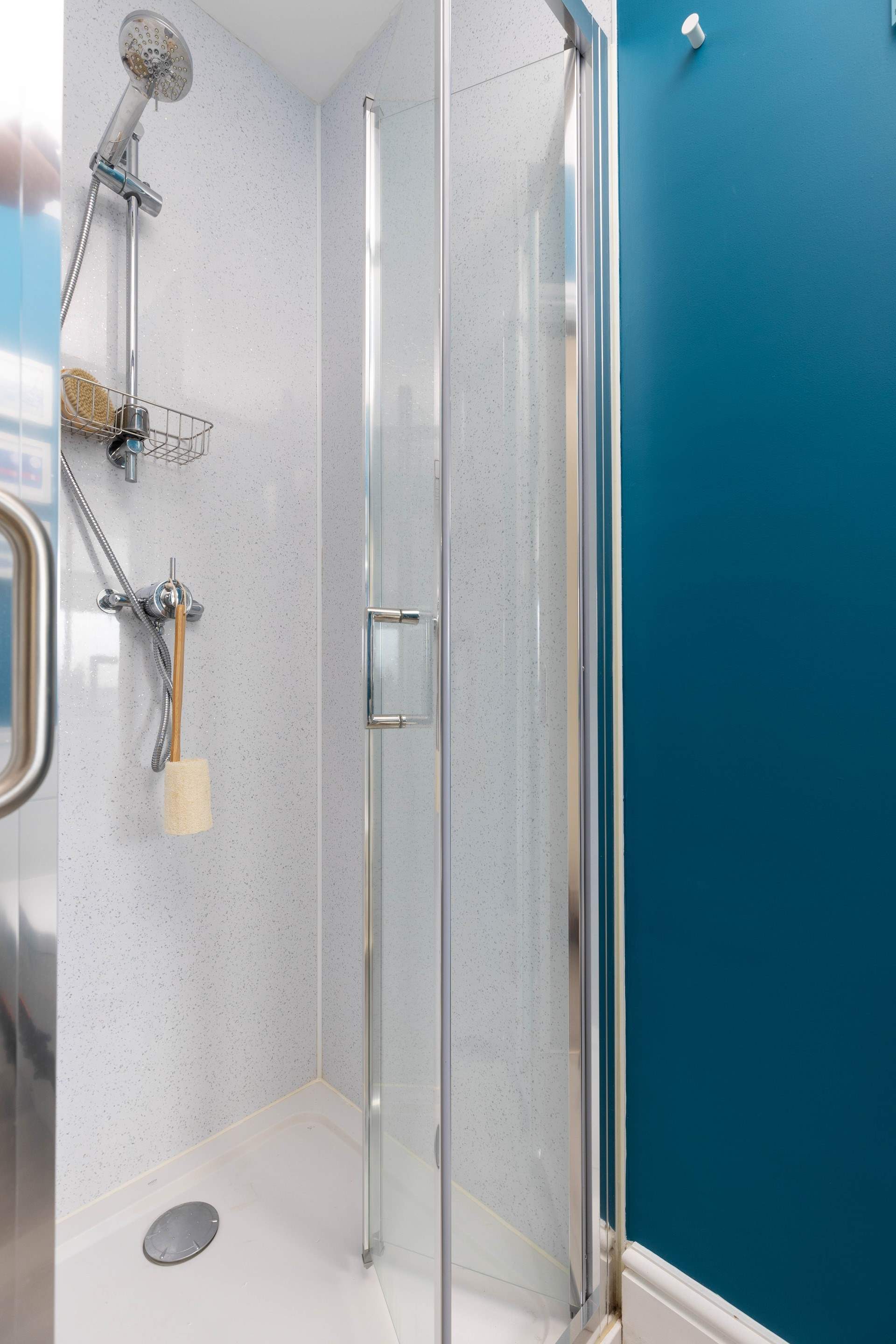 A quick shower means you can be out walking along beach first thing in the morning. 