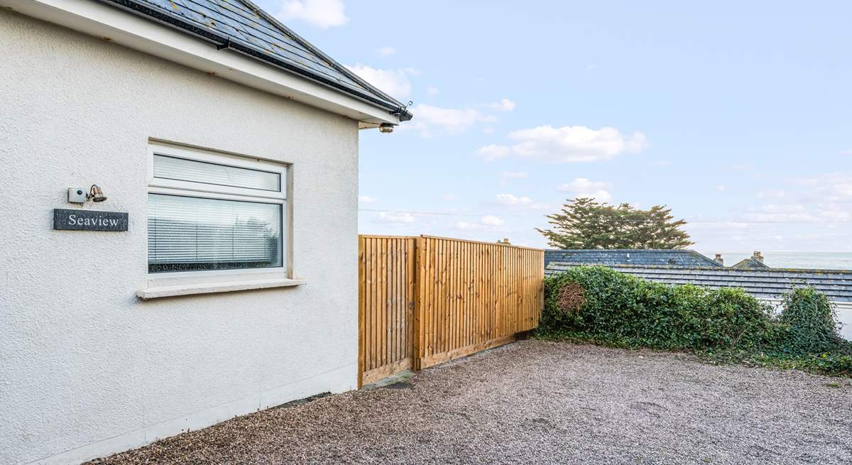 The garden can be accessed from the parking-area. Perfect for avoiding wet paws into the main house.