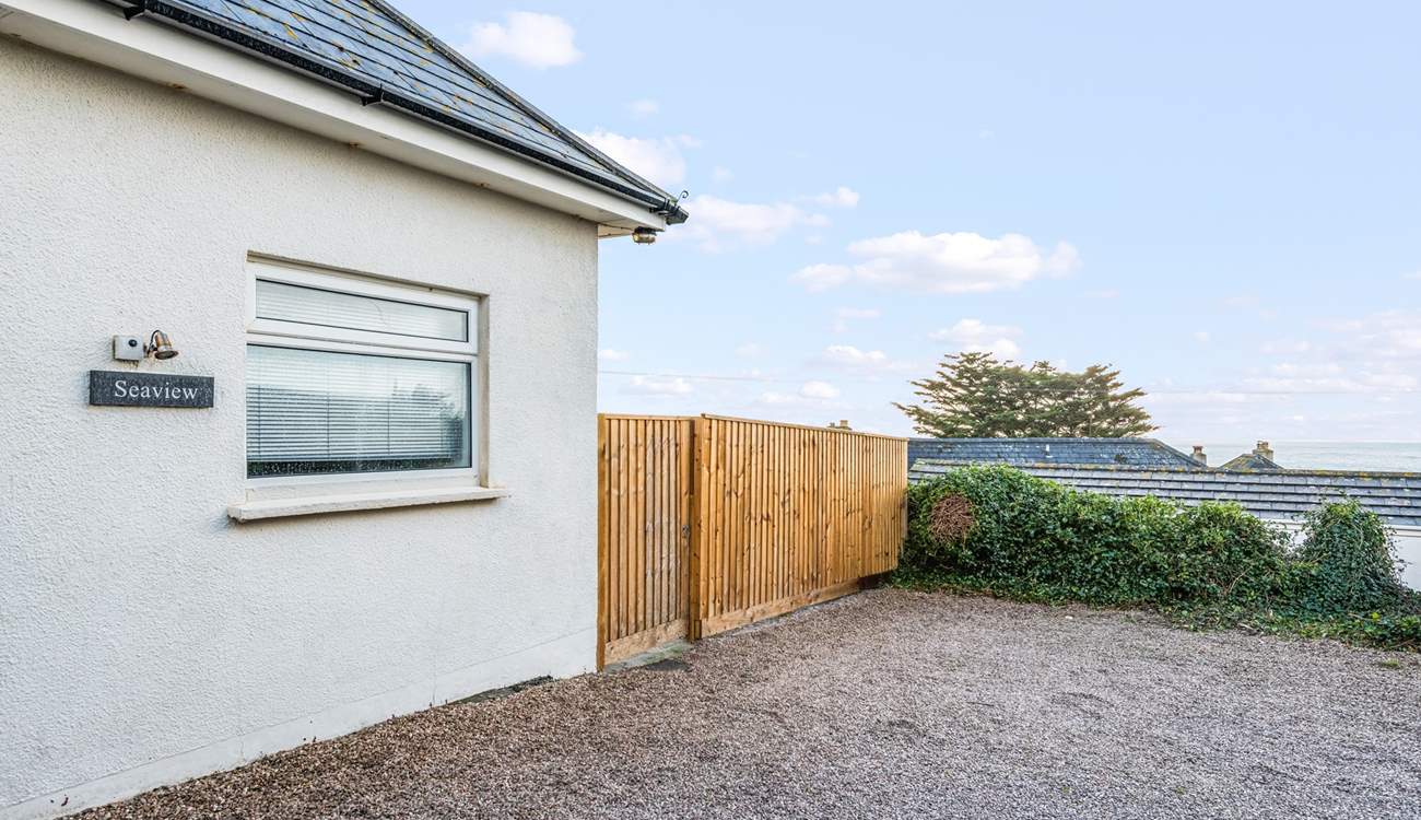 The garden can be accessed from the parking-area. Perfect for avoiding wet paws into the main house.