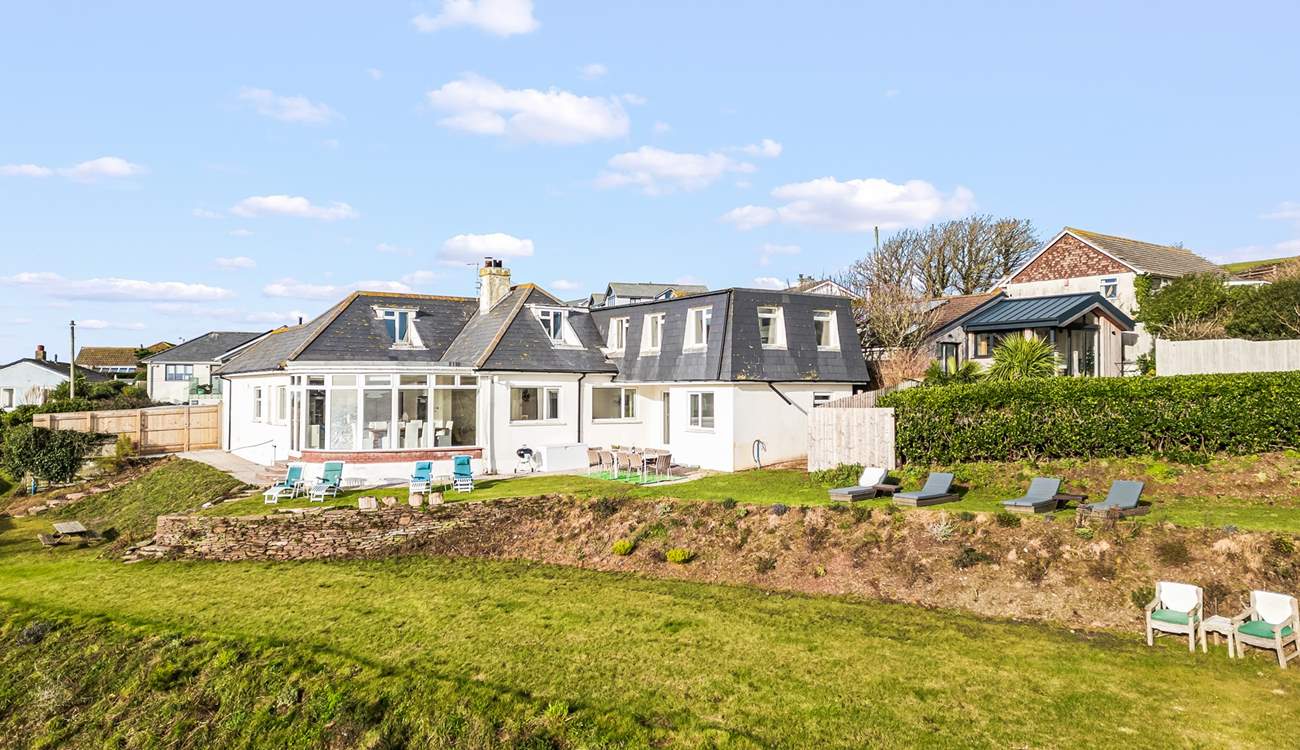 What a fabulous house. Perfect for a large family or friends gathering.
Due to the numerous slopes and steps spread across the three tiers of lawn, please don't leave young children unattended.