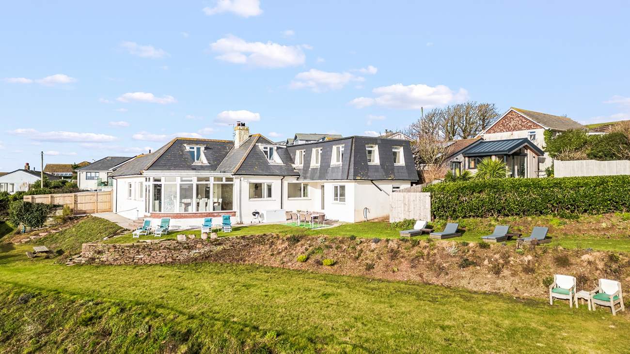 What a fabulous house. Perfect for a large family or friends gathering.
Due to the numerous slopes and steps spread across the three tiers of lawn, please don't leave young children unattended.