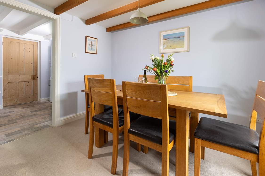 One Old School Cottages has a separate dining-room.