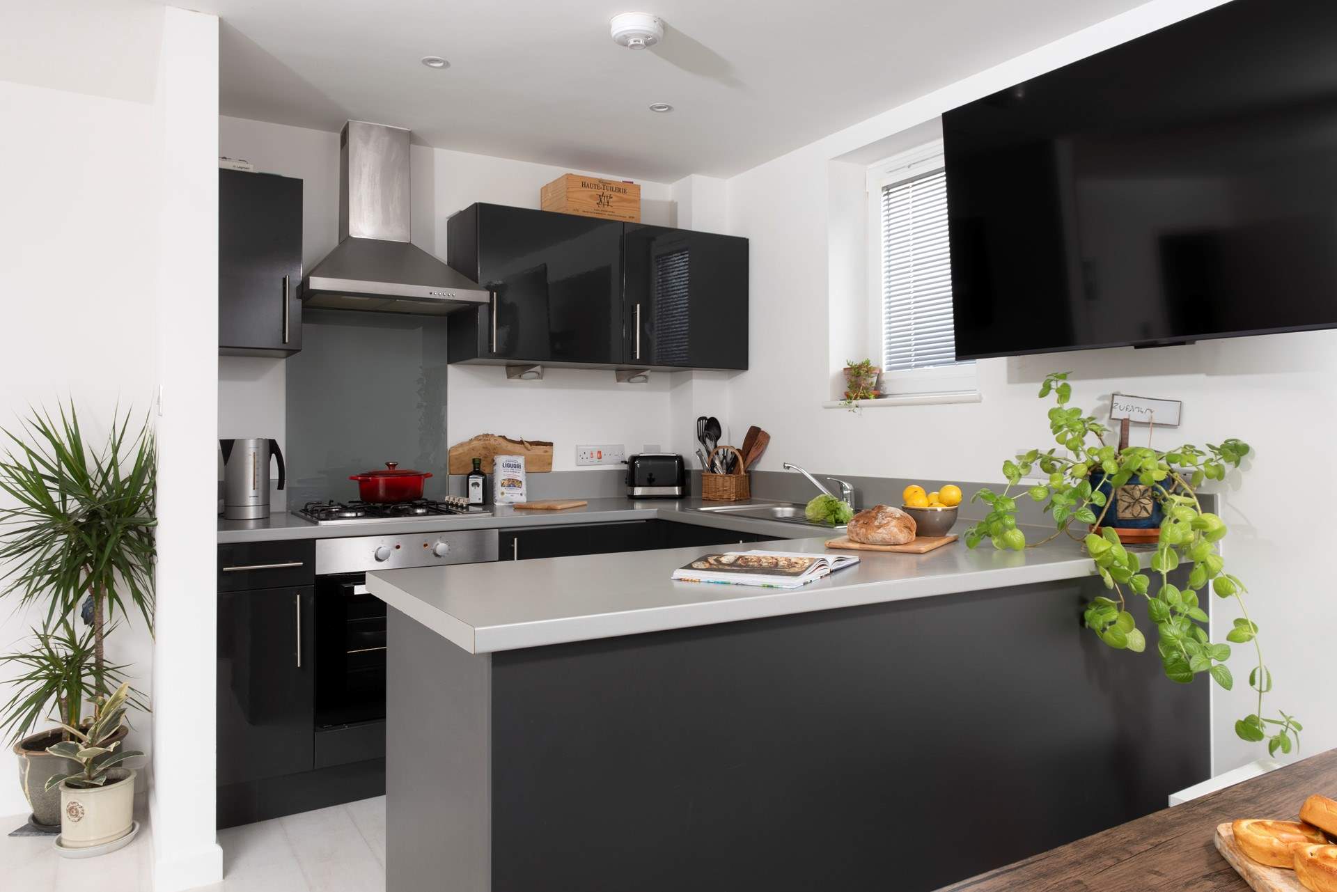 The small but perfectly formed kitchen area. 