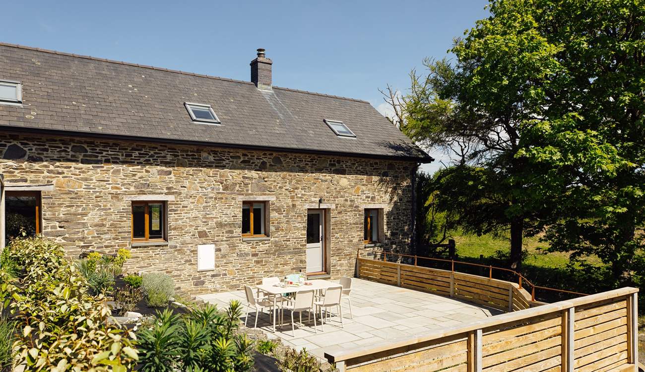 Relax in the peace and tranquility or explore the local magnificent Cardiganshire coastline. Spot the dolphins in Cardiganshire Bay by taking a boat trip from New Quay, a short drive away. 