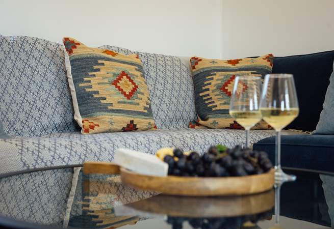 Chill out on the comfy sofas. 