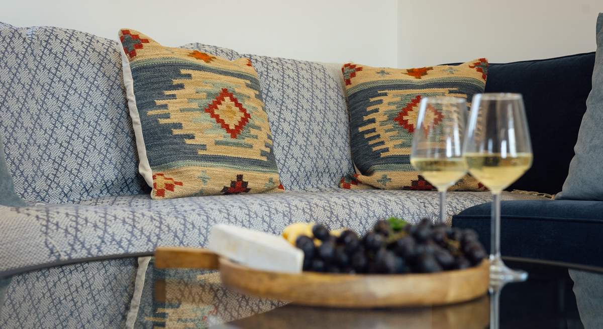 Chill out on the comfy sofas. 