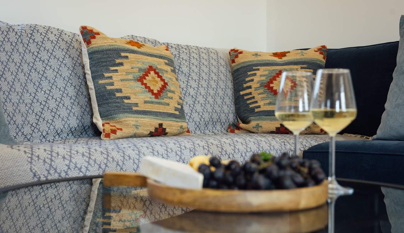 Chill out on the comfy sofas. 