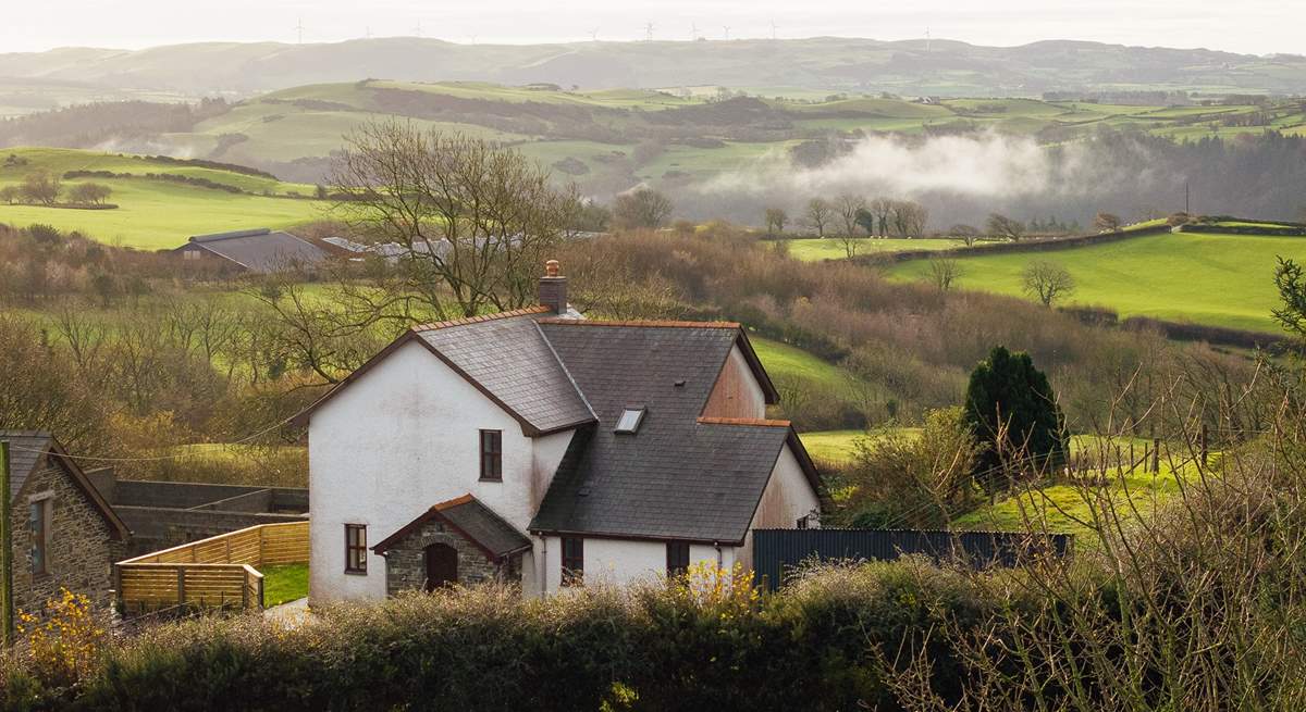 The perfect Welsh retreat, with captivating spectacular views across seven counties, yet a ten minute drive from the gorgeous beach and seaside town of Aberystwyth. 