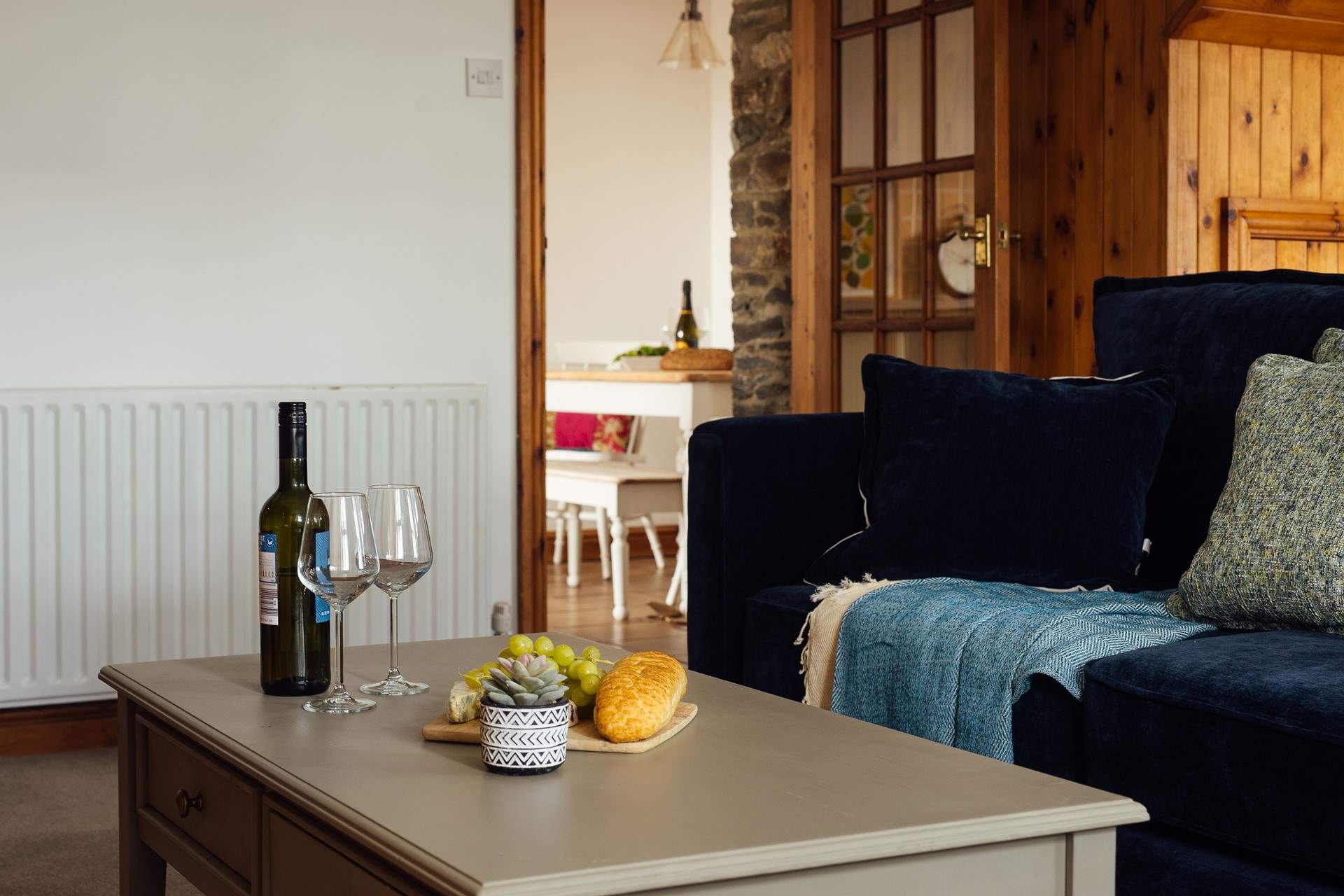 Time out with a bottle of wine. Holiday bliss. 