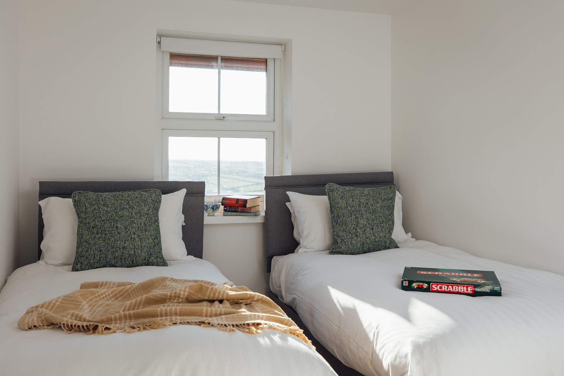 Take in the spectacular views from bedroom 3. You can decide whether you prefer it made up as a king-size double or twins. This bedroom is located next to the family bathroom. 