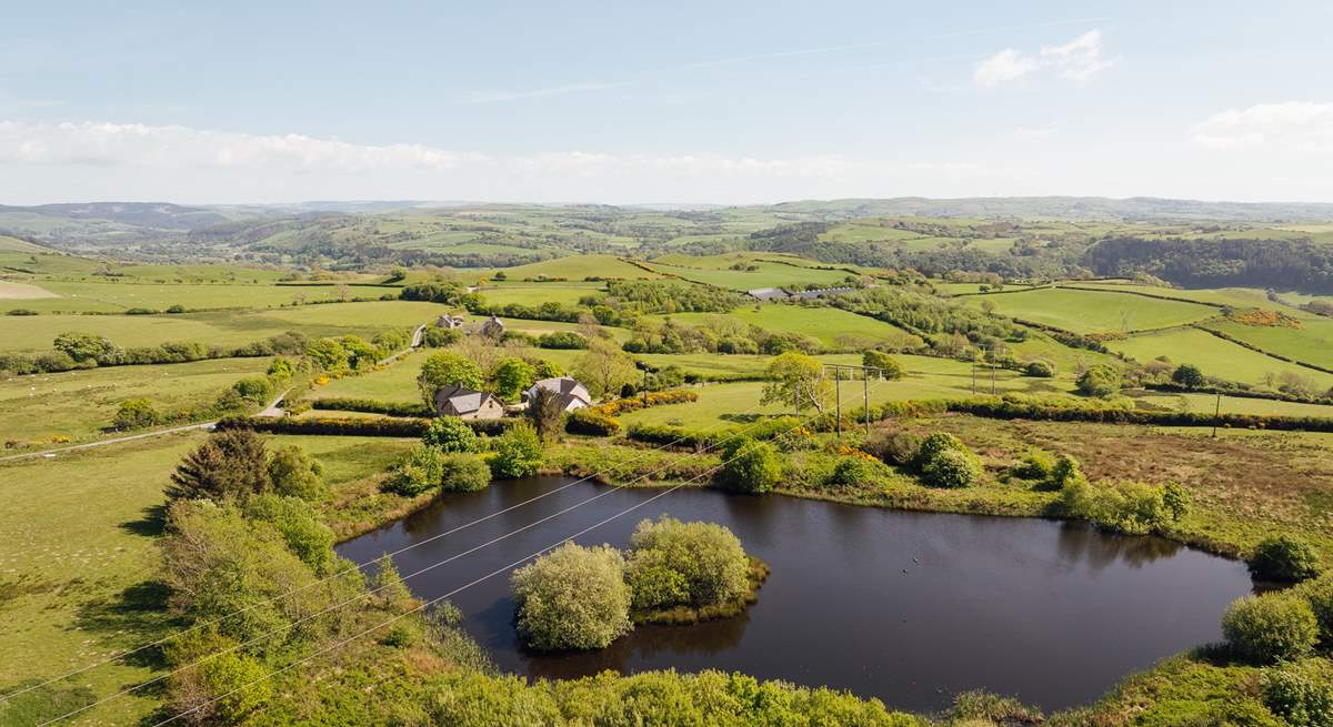 Cwmcaseg is immersed in spellbinding beauty, with lots to do in the area. The perfect Welsh retreat. 