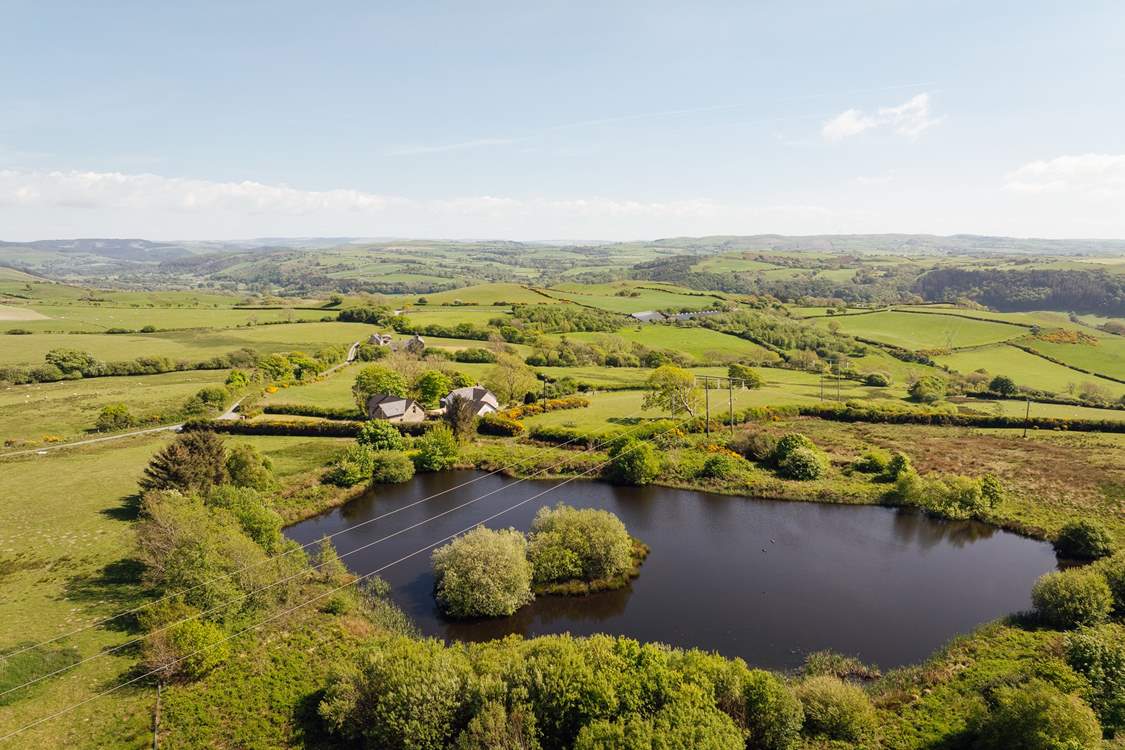 Cwmcaseg is immersed in spellbinding beauty, with lots to do in the area. The perfect Welsh retreat.