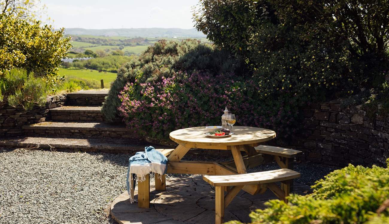 Sunny breakfasts anyone or dining al fresco under a starry sky. 