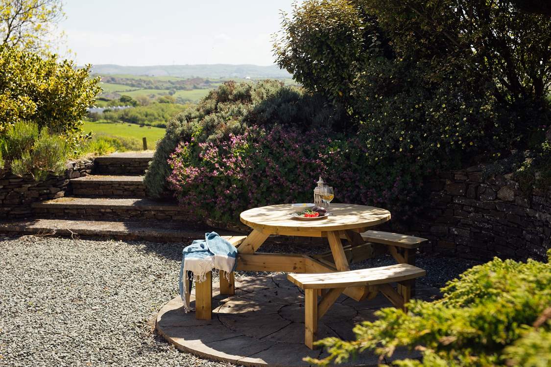 Sunny breakfasts anyone or dining al fresco under a starry sky.
