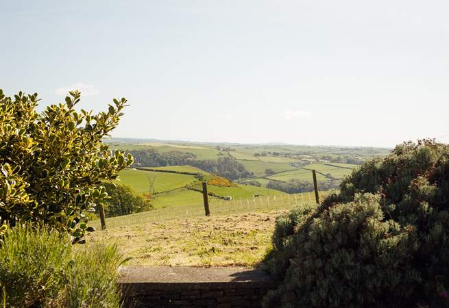 Gorgeous Cwmcaseg is ideal for walkers, explorers, beach seekers or those simply longing to get-away-from-it-all. 