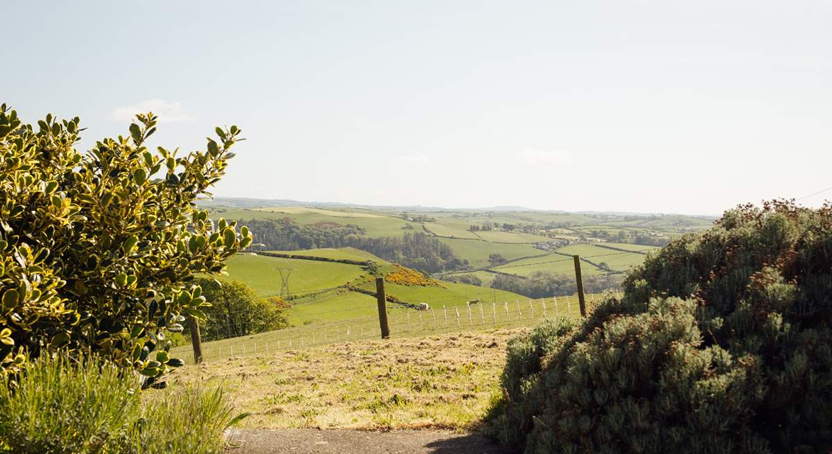 Gorgeous Cwmcaseg is ideal for walkers, explorers, beach seekers or those simply longing to get-away-from-it-all. 