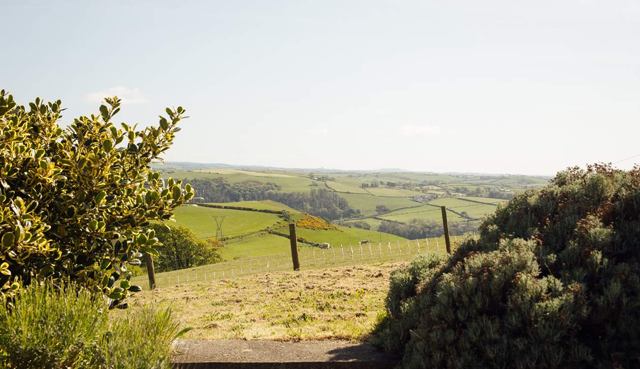 Gorgeous Cwmcaseg is ideal for walkers, explorers, beach seekers or those simply longing to get-away-from-it-all. 