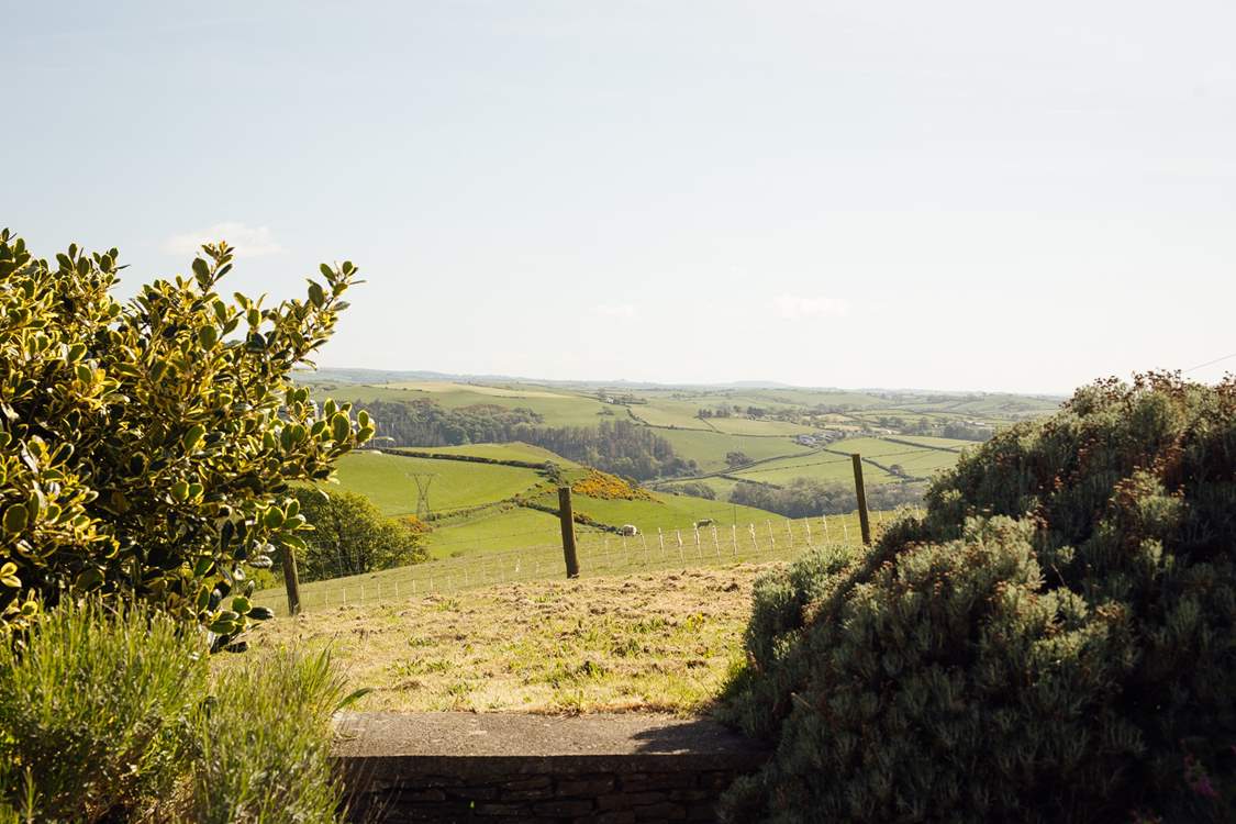 Gorgeous Cwmcaseg is ideal for walkers, explorers, beach seekers or those simply longing to get-away-from-it-all.