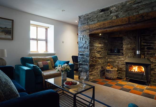 Nestling between the mountains and the sea, Cwmcaseg offers an enchanting, idyllic retreat. The pretty seaside town of Aberystwyth is a ten minute drive away. From nearby New Quay, take a boat trip to spot the dolphins in the bay. 