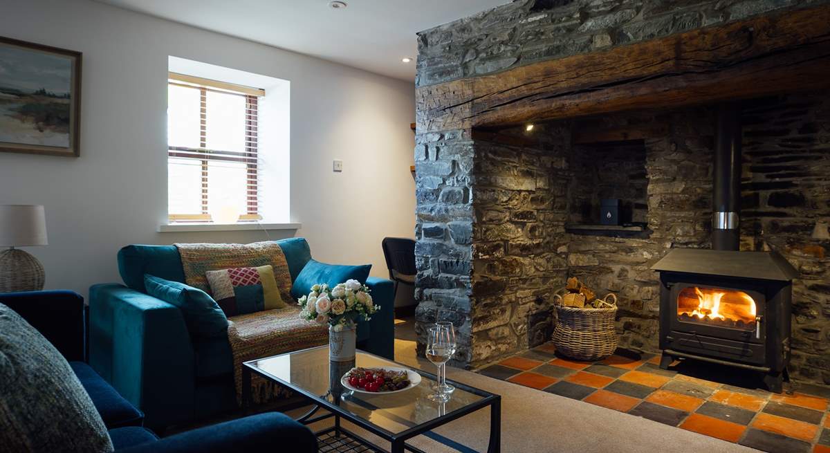 Nestling between the mountains and the sea, Cwmcaseg offers an enchanting, idyllic retreat. The pretty seaside town of Aberystwyth is a ten minute drive away. From nearby New Quay, take a boat trip to spot the dolphins in the bay. 