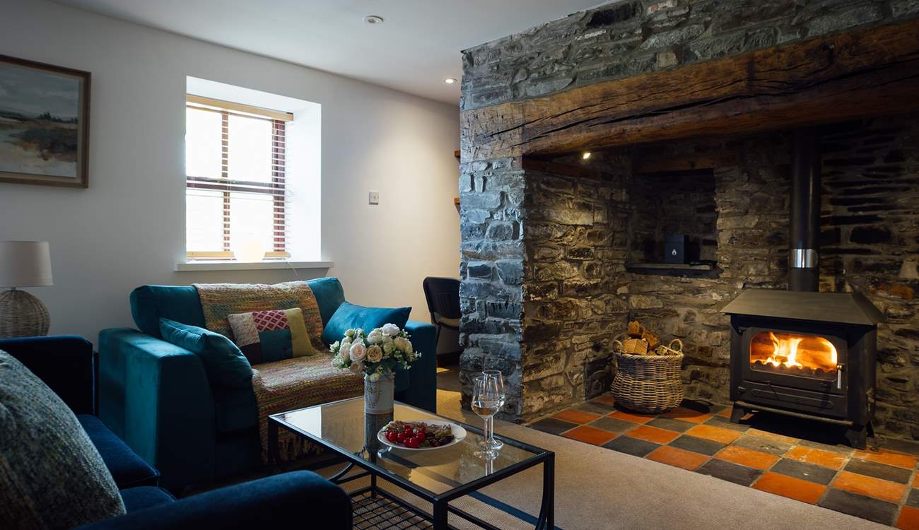 Nestling between the mountains and the sea, Cwmcaseg offers an enchanting, idyllic retreat. The pretty seaside town of Aberystwyth is a ten minute drive away. From nearby New Quay, take a boat trip to spot the dolphins in the bay. 