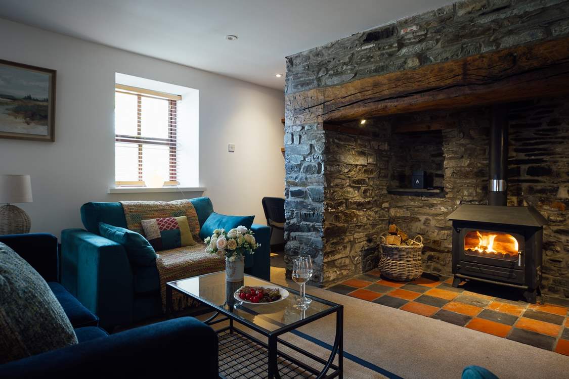 Nestling between the mountains and the sea, Cwmcaseg offers an enchanting, idyllic retreat. The pretty seaside town of Aberystwyth is a ten minute drive away. From nearby New Quay, take a boat trip to spot the dolphins in the bay.