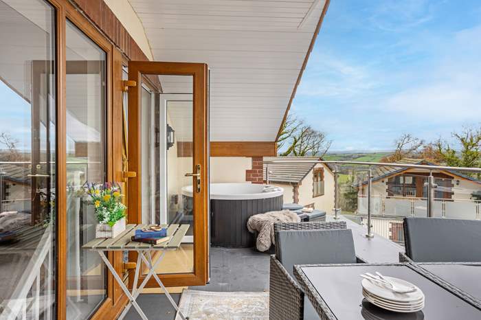 Treetops,Sleeps 4 + cot, 9.6 miles SE of Barnstaple