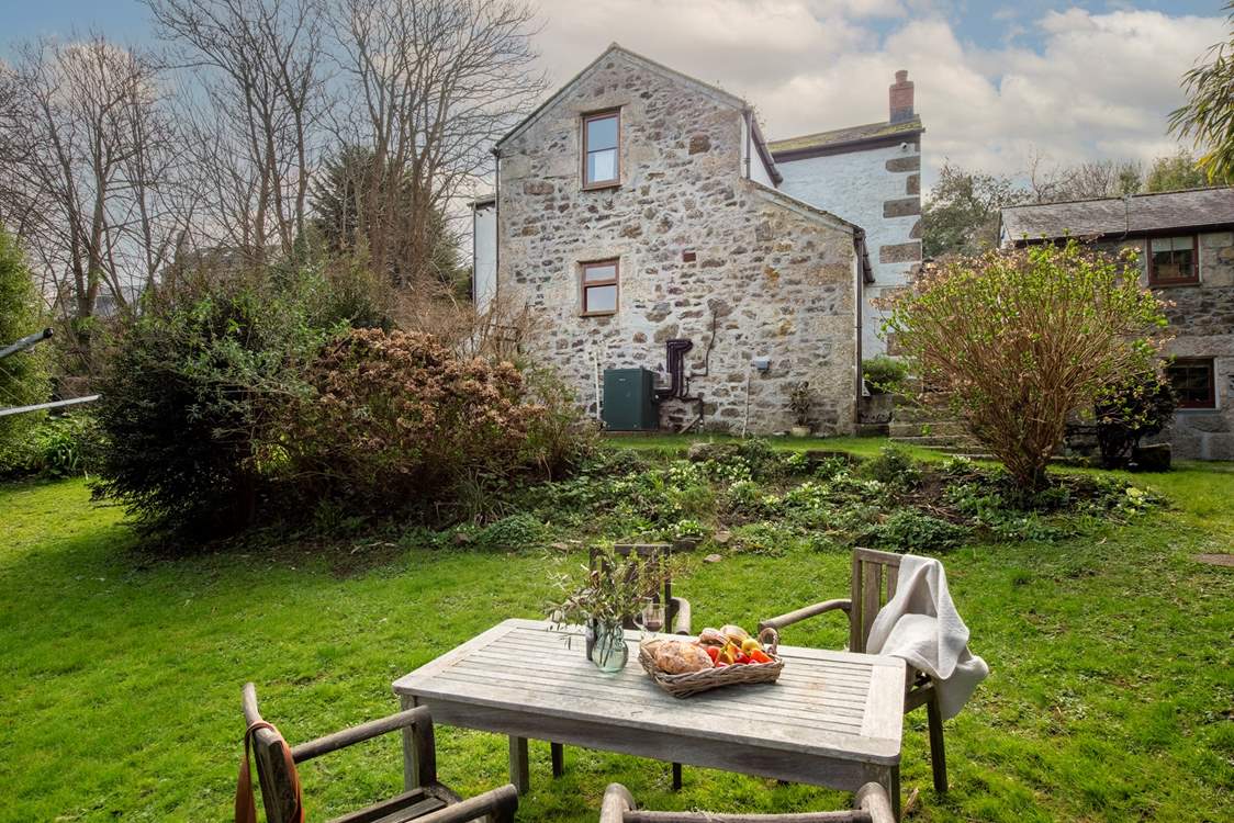 Looking back at the cottage, you can see Love Lane Stable which is also available to rent. Whilst these two gorgeous homes sit beautifully alongside one another, they each have very large private and separate gardens.