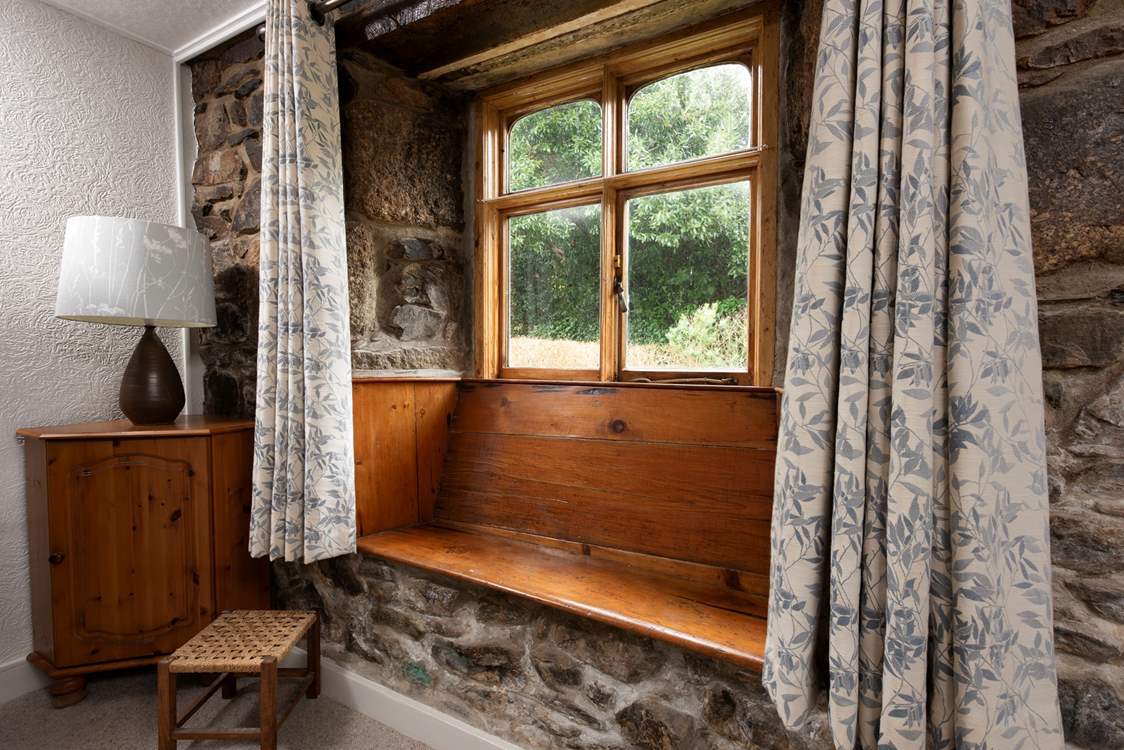 Original features and choice furniture adorn this delightful cosy cottage.