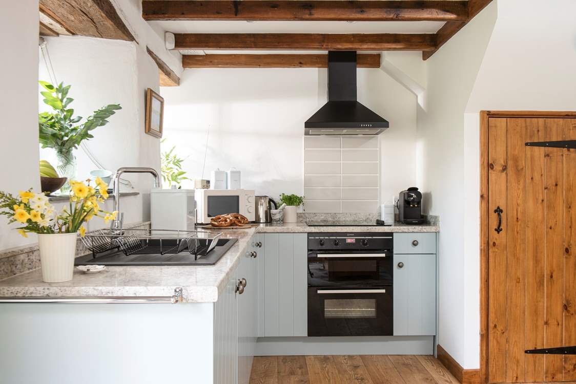 The kitchen is well-equipped to prepare morning coffee, a light lunch or an evening feast, sitting cosy inside or enjoying the evening sun out in the courtyard.