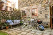 Light the barbecue and enjoy dinner on the terrace.