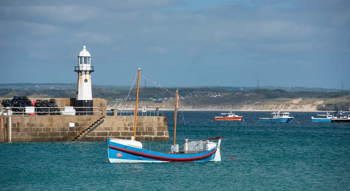 Nearby St Ives, the place where artists gather and display their work in numerous galleries.  The village is full of artisan coffee shops and fabulous restaurants. 